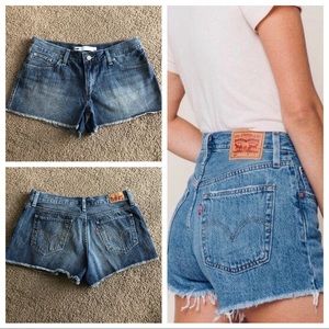 EUC Levi’s Cut Off Shorts